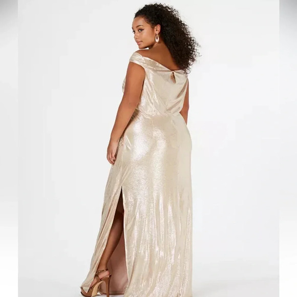 Calvin Klein Plus Size Metallic Off the Shoulder Gown - Picture 2 of 8